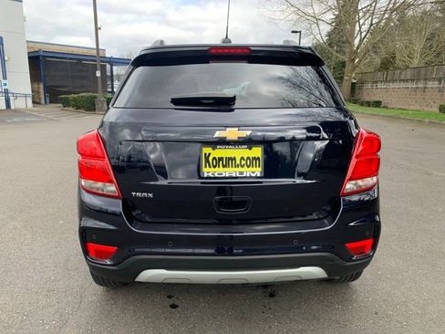 Used 2021 Chevrolet Trax LT w/ Driver Confidence Package image 4