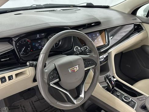 Used 2022 Cadillac XT6 Premium Luxury image 37