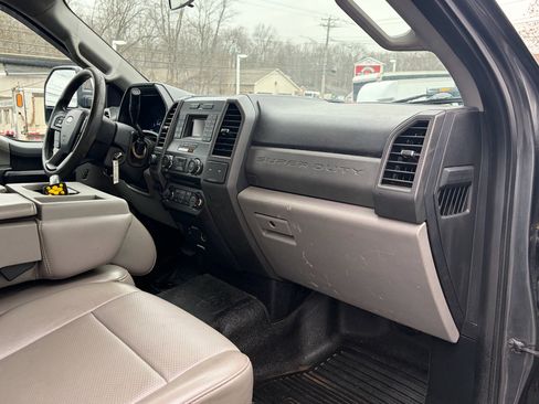 Used 2018 Ford F250 XL w/ Power Equipment Group image 37