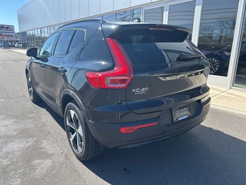 Certified 2025 Volvo XC40 B5 Plus image 3