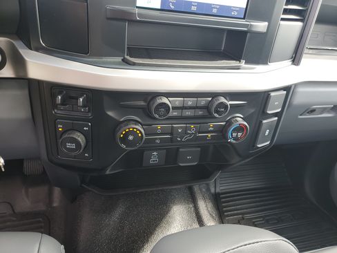 New 2024 Ford F550 4x4 Regular Cab Super Duty image 19