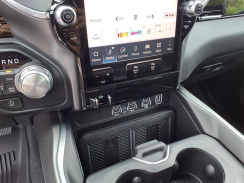 Used 2025 RAM 1500 Laramie image 13