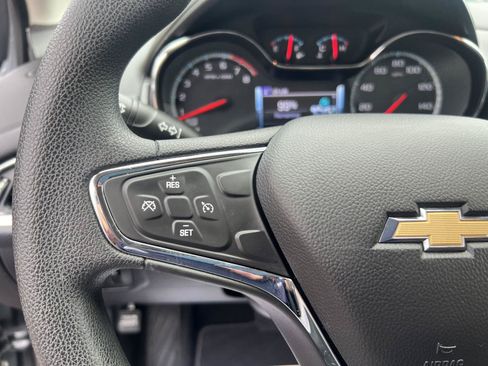 Used 2018 Chevrolet Cruze LT w/ Sun And Sound Package FWD image 22