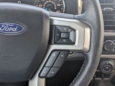 Used 2020 Ford F150 Lariat w/ Equipment Group 502A Luxury AWD/4WD image 20