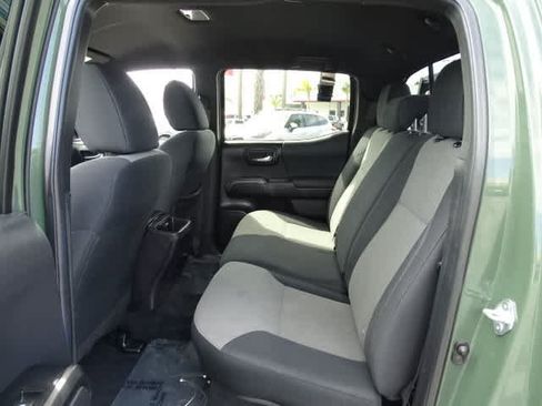Used 2022 Toyota Tacoma TRD Off-Road w/ Technology Package RWD image 22