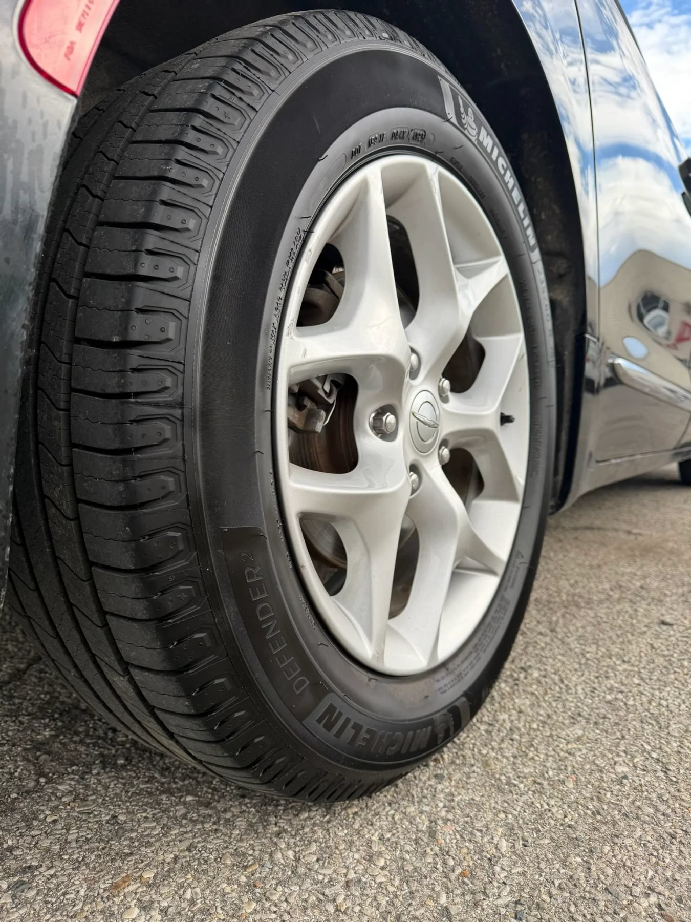 Used 2018 Chrysler Pacifica Touring-L Plus w/ Tire & Wheel Group FWD image 9