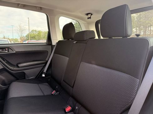 Used 2017 Subaru Forester 2.5i Premium w/ All-Weather Package image 28