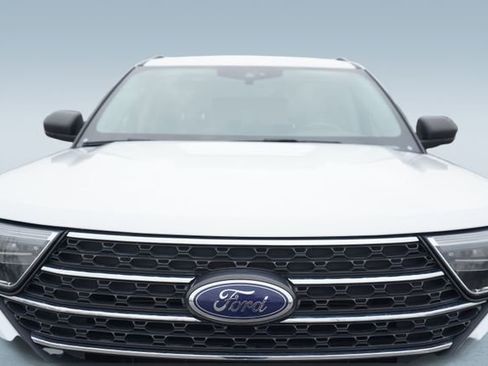 Used 2023 Ford Explorer XLT w/ Equipment Group 202A image 35