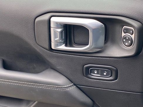 Used 2023 Jeep Wrangler Unlimited Sahara w/ Cold Weather Group image 19