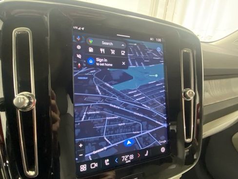 Used 2025 Volvo XC40 B5 Plus w/ Protection Package Premier image 18