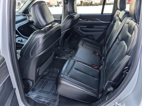 Used 2024 Jeep Grand Cherokee Limited w/ MOPAR Finishing Package image 18