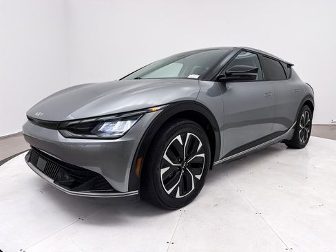 Used 2022 Kia EV6 Wind image 14