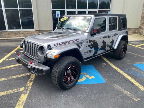 Used 2021 Jeep Wrangler Unlimited Rubicon AWD/4WD image 2