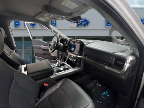 Used 2022 Ford F150 Lariat image 14