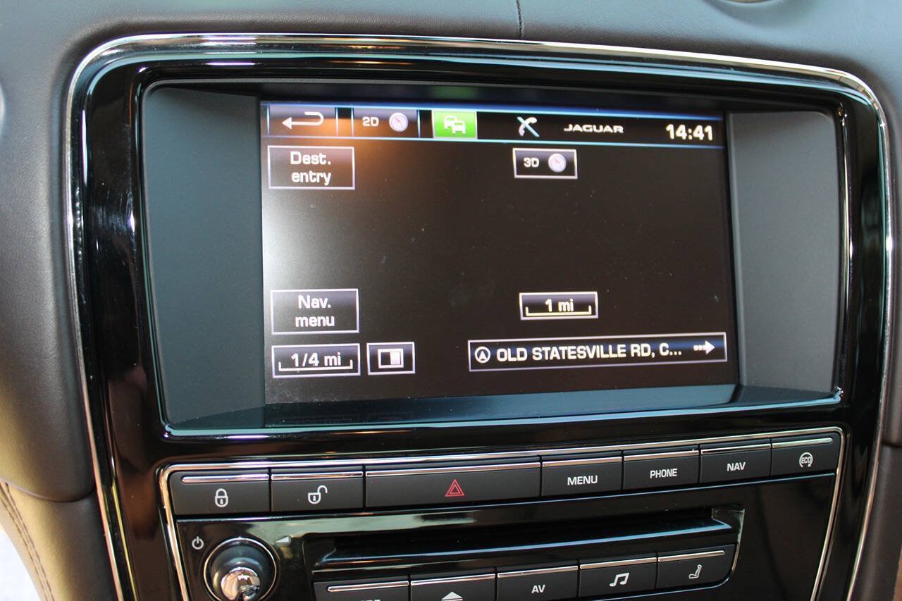 Used 2014 Jaguar XJ L Portfolio RWD image 27