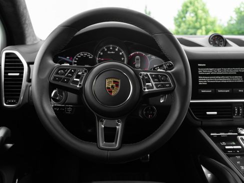 Used 2023 Porsche Cayenne Turbo AWD/4WD image 10