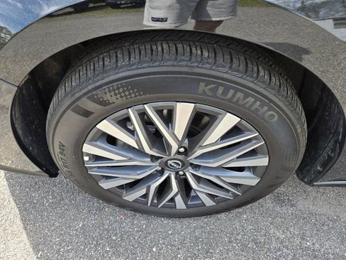 Used 2025 Nissan Altima 2.5 SV FWD image 4