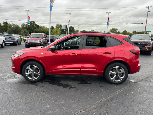 Certified 2024 Ford Escape ST-Line w/ Tech Pack #1 AWD/4WD image 4