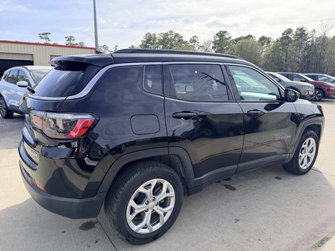 Used 2024 Jeep Compass Latitude image 7