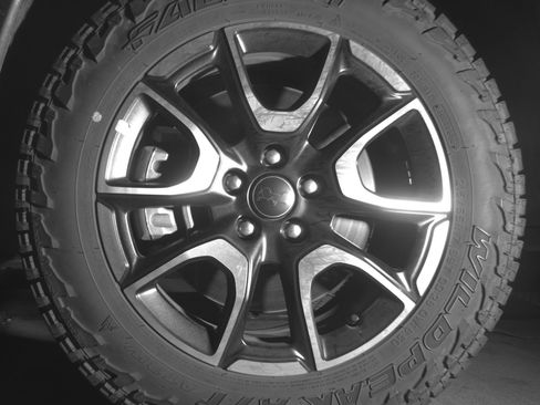 Used 2025 Jeep Compass Trailhawk AWD/4WD image 12