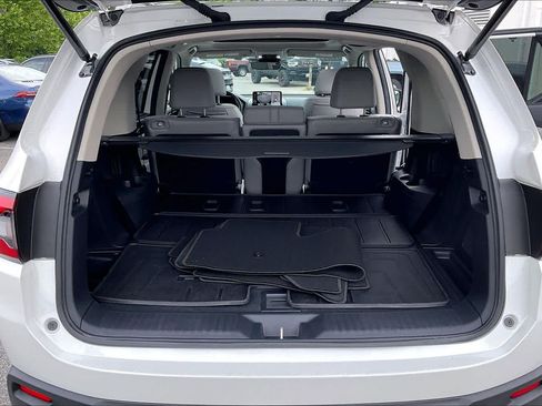 Used 2025 Honda Pilot Elite image 36