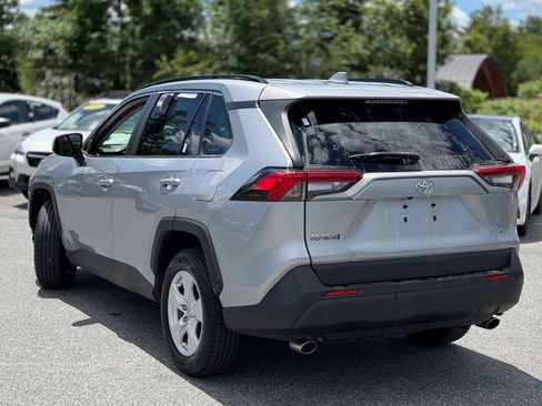 Used 2019 Toyota RAV4 XLE w/ Convenience Package AWD/4WD image 3