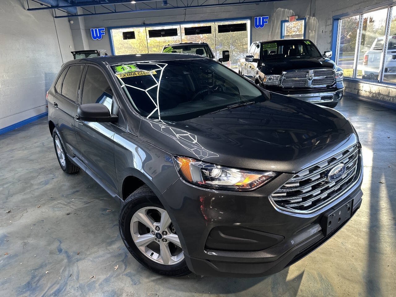Used 2019 Ford Edge SE FWD image 4