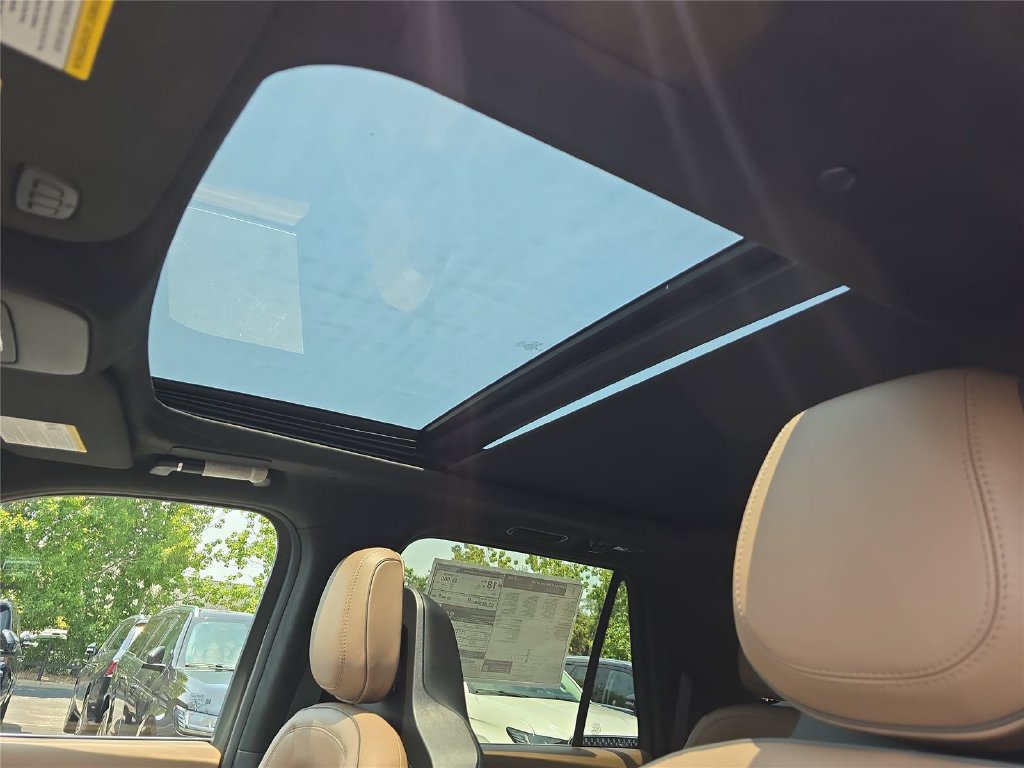 New 2027 Lincoln Navigator Black Label RWD image 22