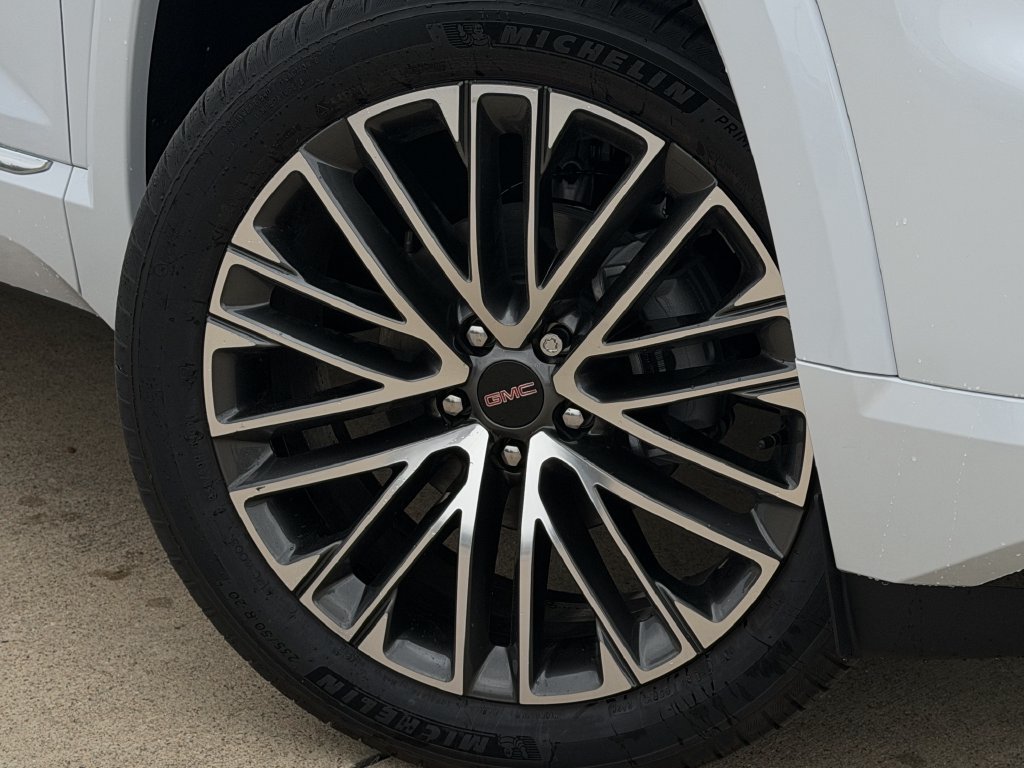 New 2027 GMC Terrain Denali w/ LPO, Floor Liner Package AWD/4WD image 9
