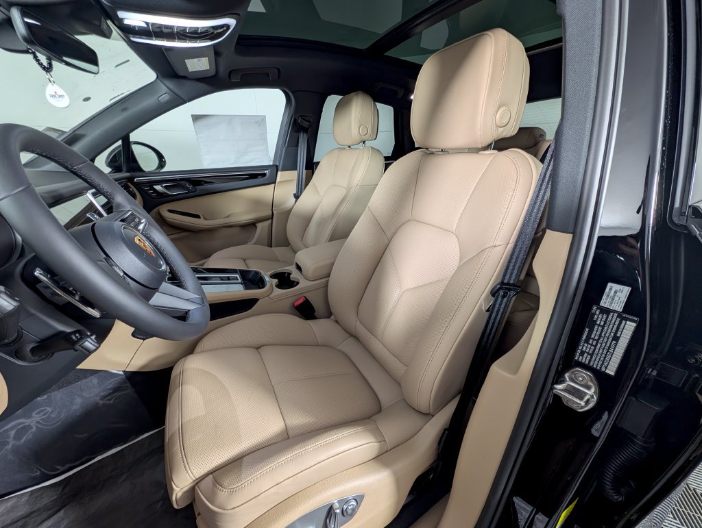 New 2026 Porsche Macan S AWD/4WD image 5