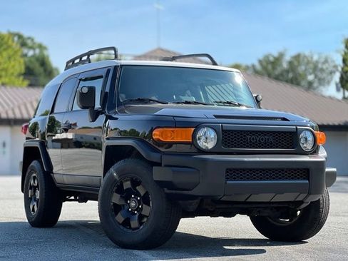 Used 2010 Toyota FJ Cruiser 4WD w/ Upgrade Pkg 2 image 3