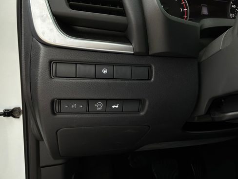 Used 2025 Nissan Rogue SV FWD image 22