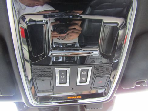 Used 2016 Land Rover Range Rover Sport HSE image 15