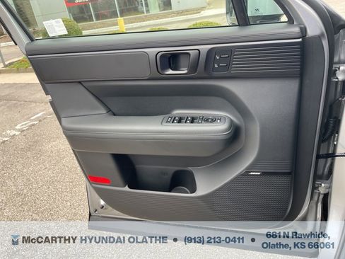 Used 2025 Hyundai Santa Fe Calligraphy w/ Tow & Go Package FWD image 36
