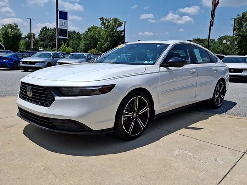 Used 2023 Honda Accord Sport image 3