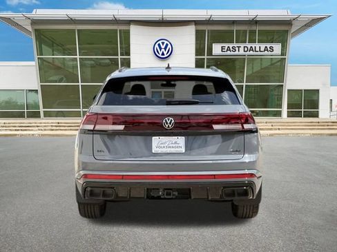 Used 2026 Volkswagen Atlas Cross Sport SEL R-Line AWD/4WD image 4