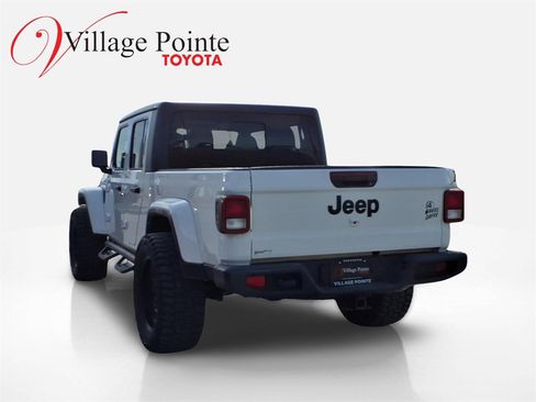 Used 2022 Jeep Gladiator Sport image 6