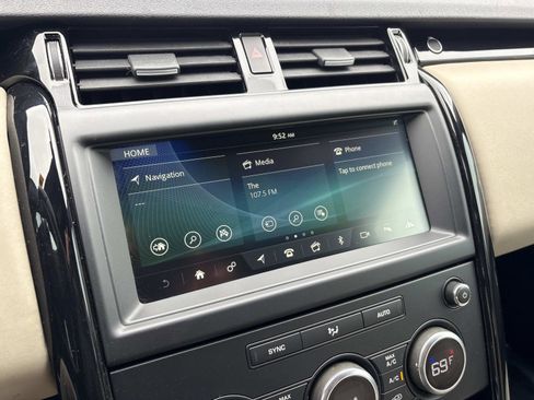 Used 2018 Land Rover Discovery SE image 22