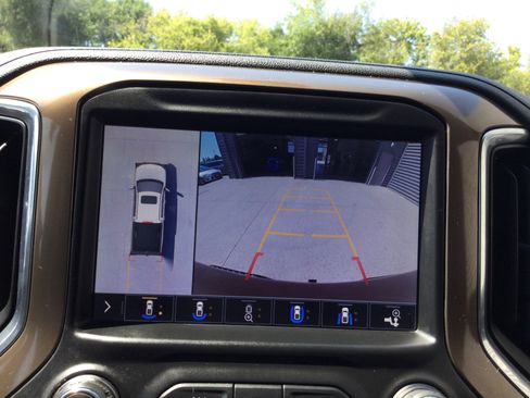 Used 2019 Chevrolet Silverado 1500 High Country w/ Technology Package image 15