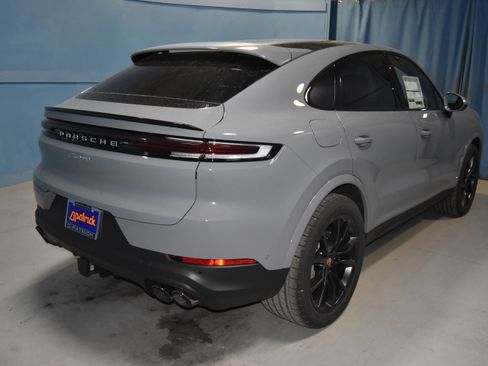 New 2026 Porsche Cayenne Coupe image 29