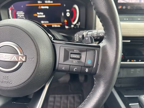 Used 2024 Nissan Rogue SL image 13