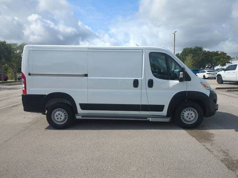 Used 2025 RAM ProMaster 2500 w/ U-Haul Equipment Group FWD image 5