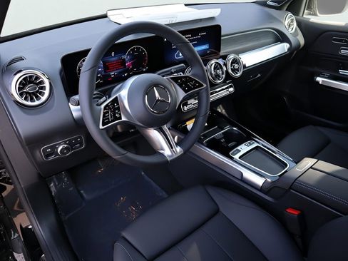 New 2026 Mercedes-Benz GLB 250 4MATIC image 34