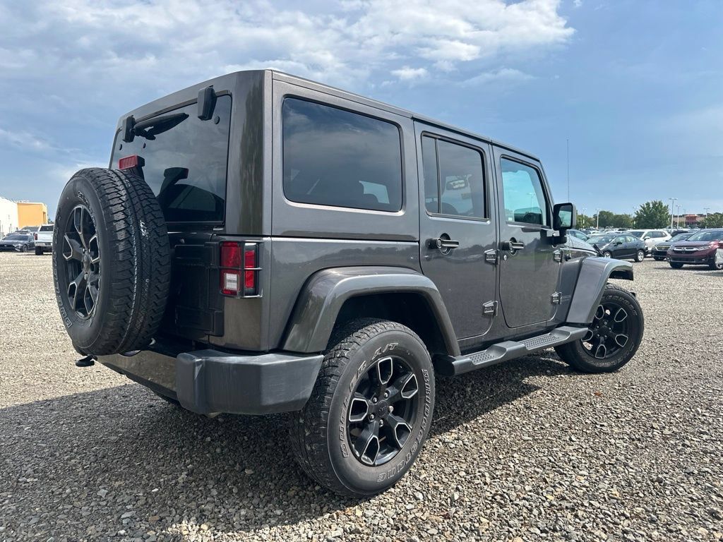 Used 2017 Jeep Wrangler Unlimited Sahara AWD/4WD image 13