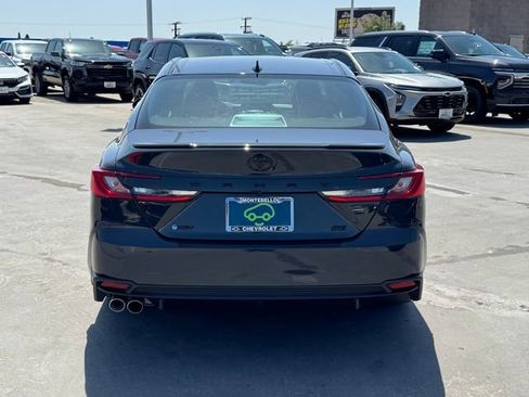 Used 2025 Toyota Camry SE w/ Convenience Package FWD image 3