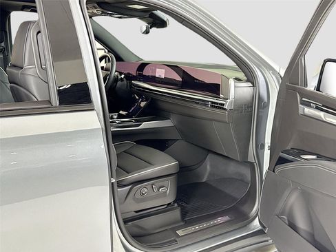 Used 2025 Cadillac Escalade Sport w/ Touring Package image 35