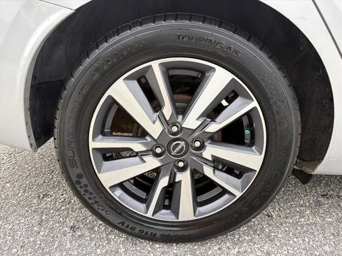 Used 2023 Nissan Versa SV FWD image 26