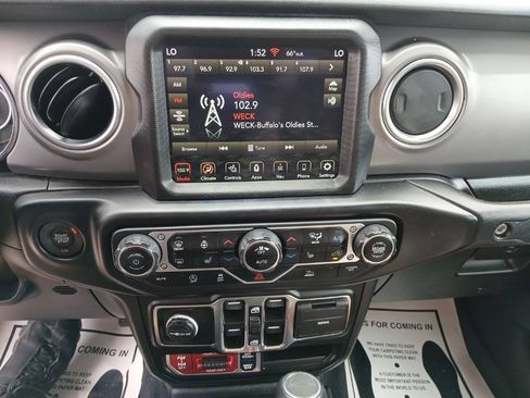 Used 2023 Jeep Gladiator Rubicon w/ LED Lighting Group AWD/4WD image 18