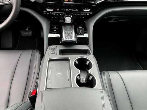 New 2026 Acura MDX SH-AWD image 18