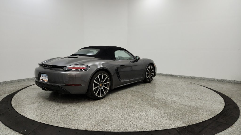 Used 2017 Porsche 718 Boxster RWD image 5